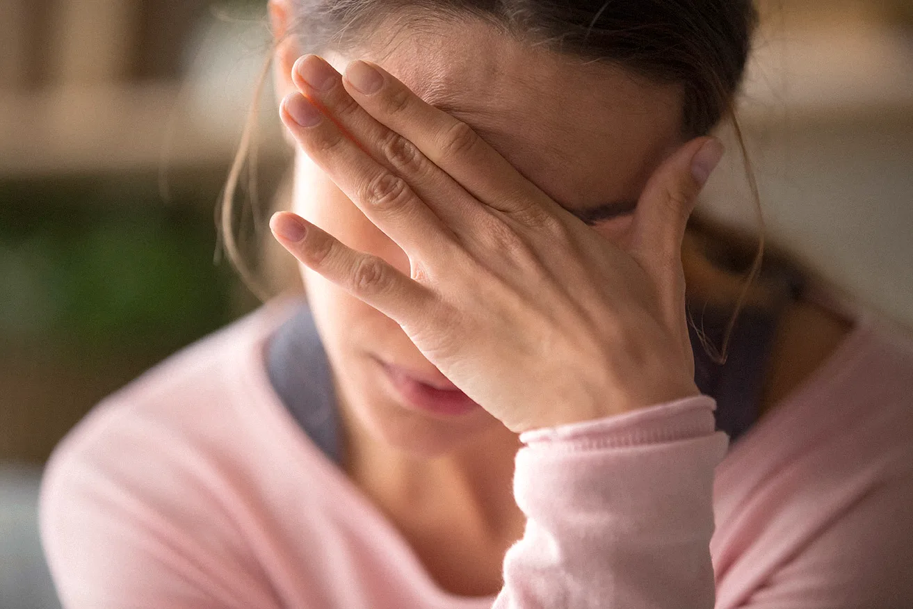 Personne pratiquant la respiration pour gérer le stress au quotidien